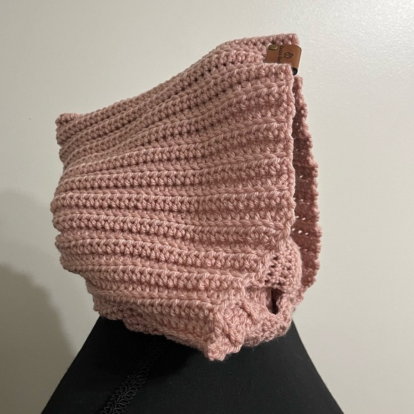 KNANA KNOTS crochet balaclava hooded scarf. Perfect winter ski gear - Picture 3 of 3